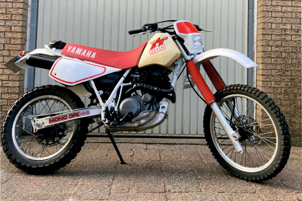 Tankaufkleber Replika Yamaha TT 600 1984 - 1992&nbsp; (1 Paar) perforiert